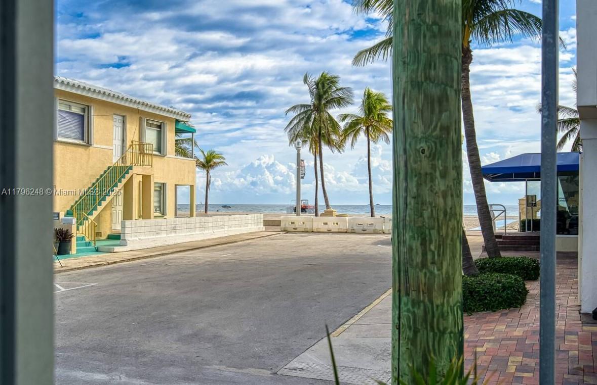 HOLLYWOOD BEACH - Residential Lease