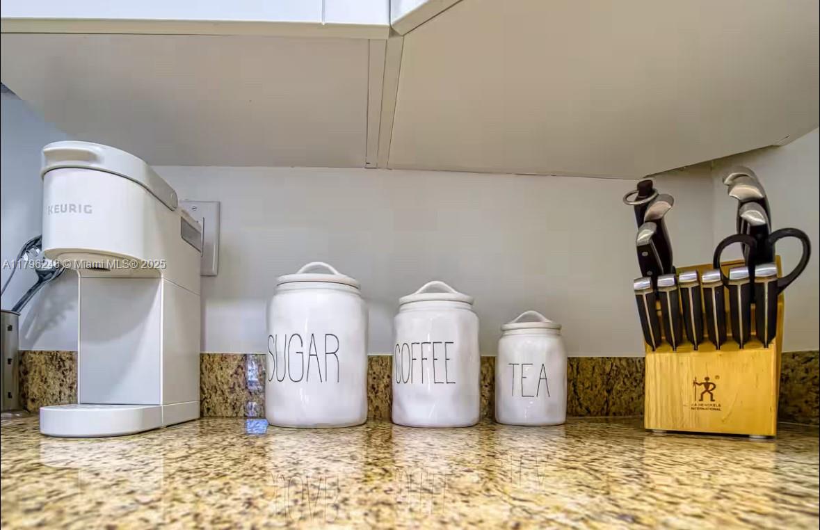 HOLLYWOOD BEACH - Residential Lease