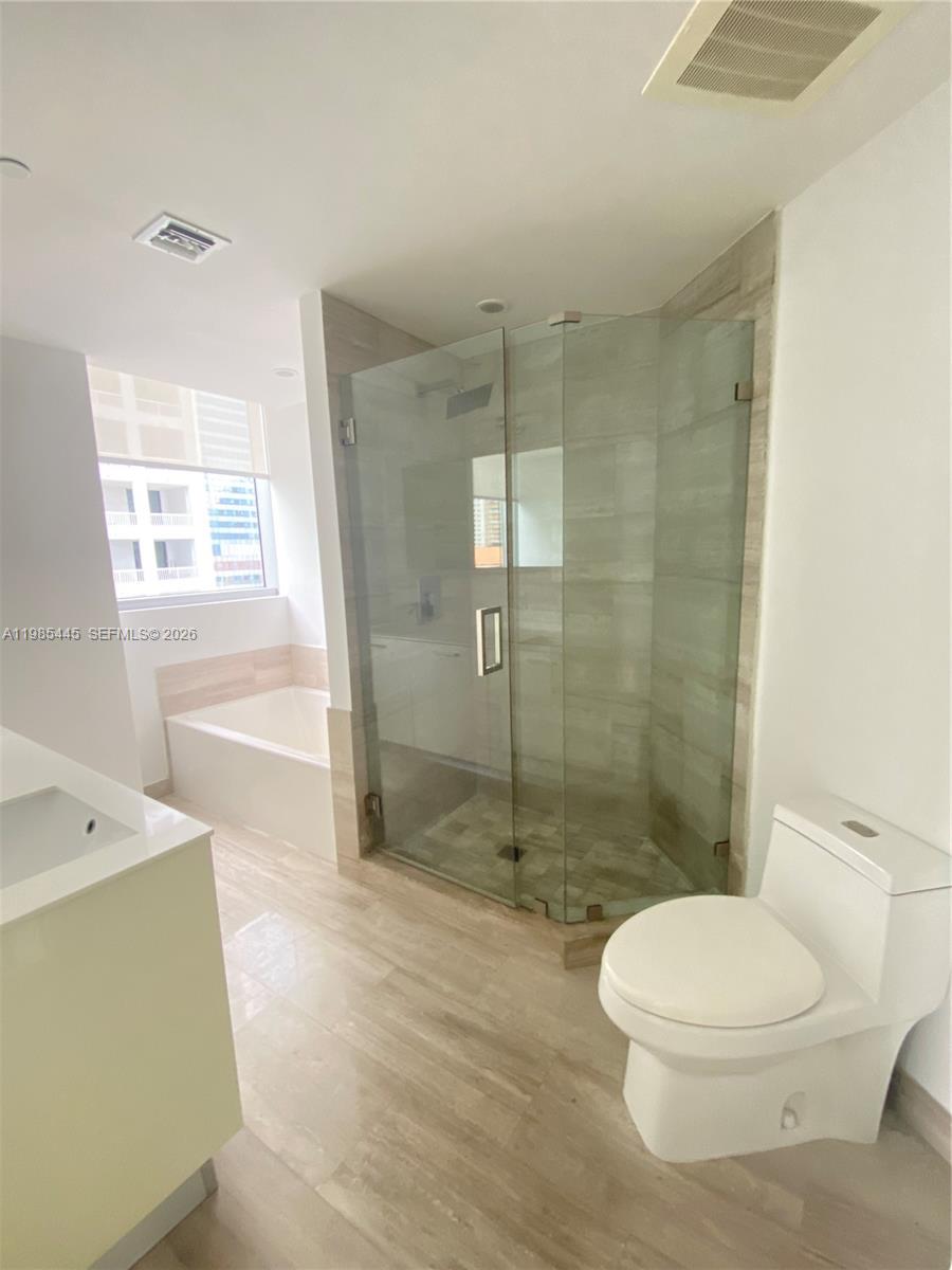 1300 Brickell Bay Dr 1903