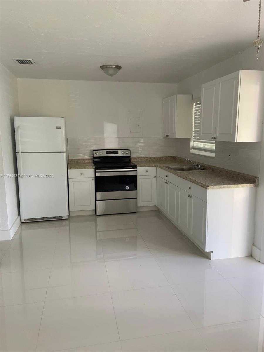 320 Nw 83rd St 320, Miami, Broward County, Florida - 2 Bedrooms  
2 Bathrooms - 