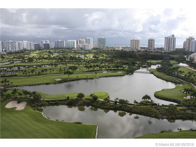 TURNBERRY ON THE GREEN CO - Residential Lease