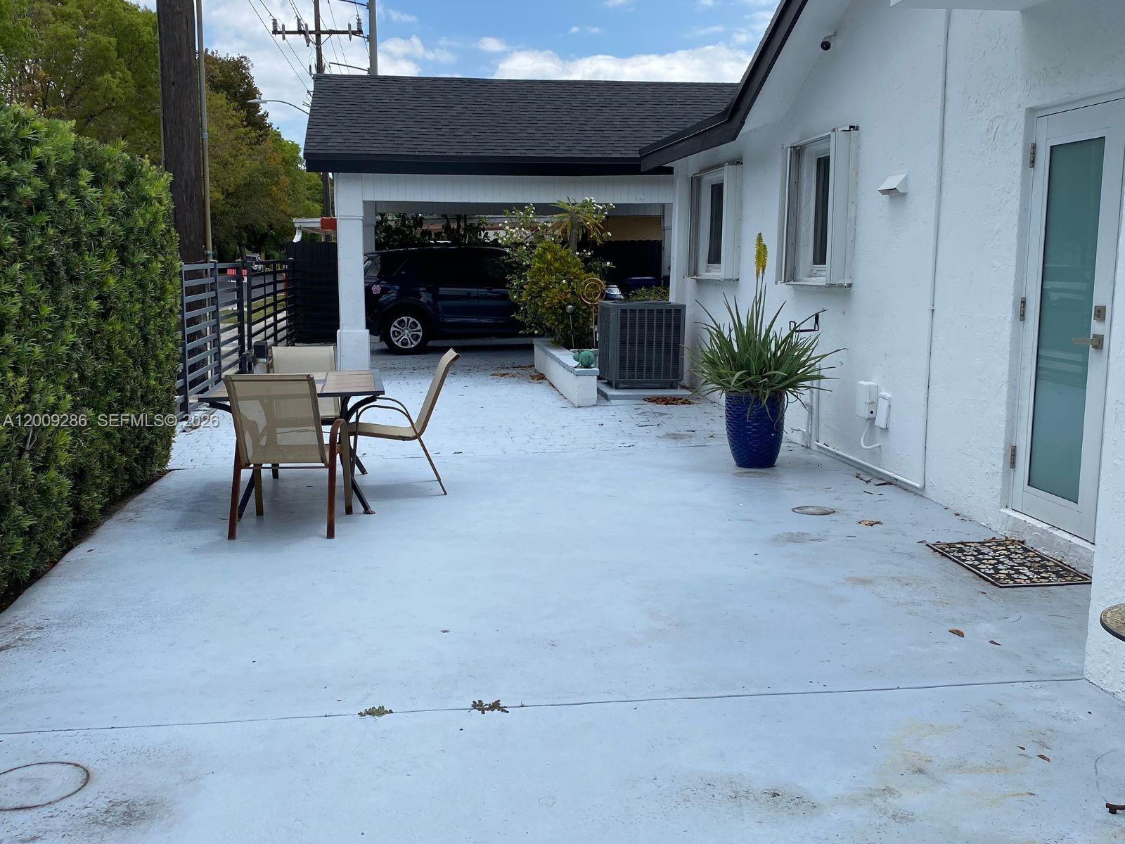 403 SW 89th Pl