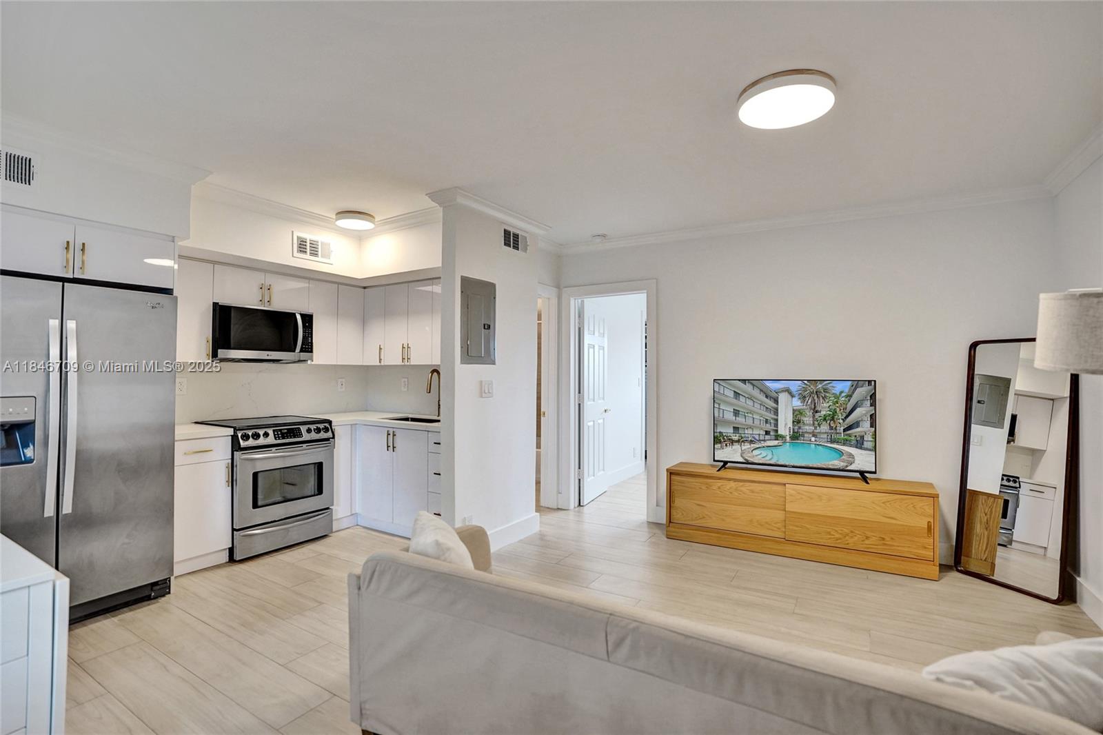 GULFSTREAM CONDO OF LAS O - Residential