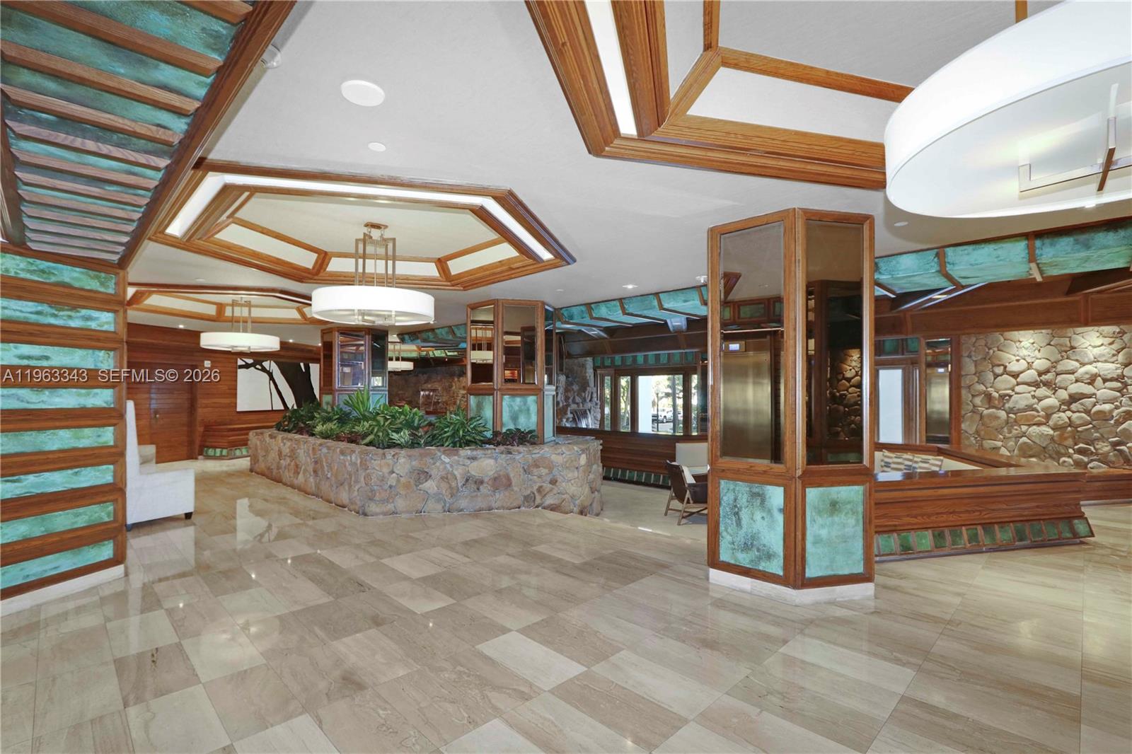 TOWERS OF QUAYSIDE CONDO - Residential