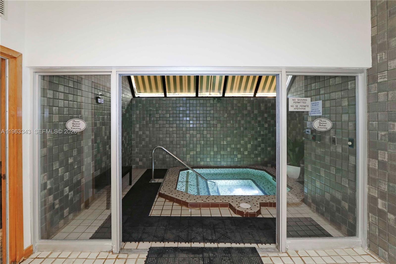 TOWERS OF QUAYSIDE CONDO - Residential