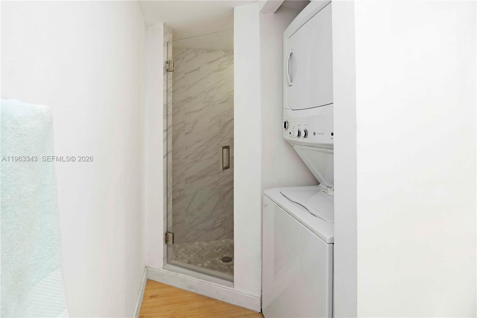 TOWERS OF QUAYSIDE CONDO - Residential