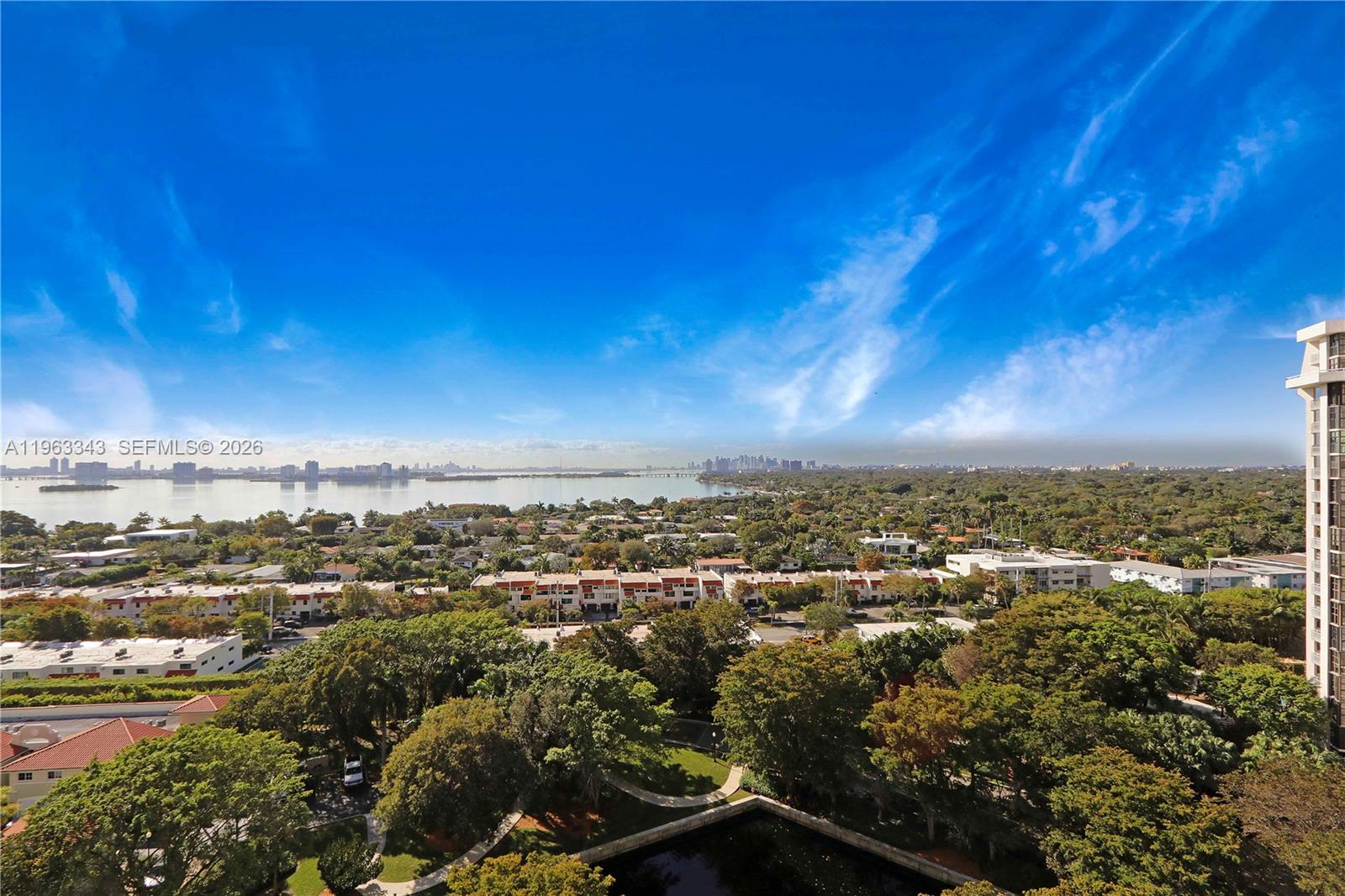 TOWERS OF QUAYSIDE CONDO - Residential