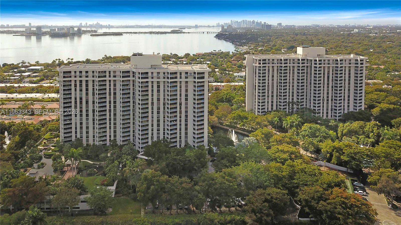 TOWERS OF QUAYSIDE CONDO - Residential