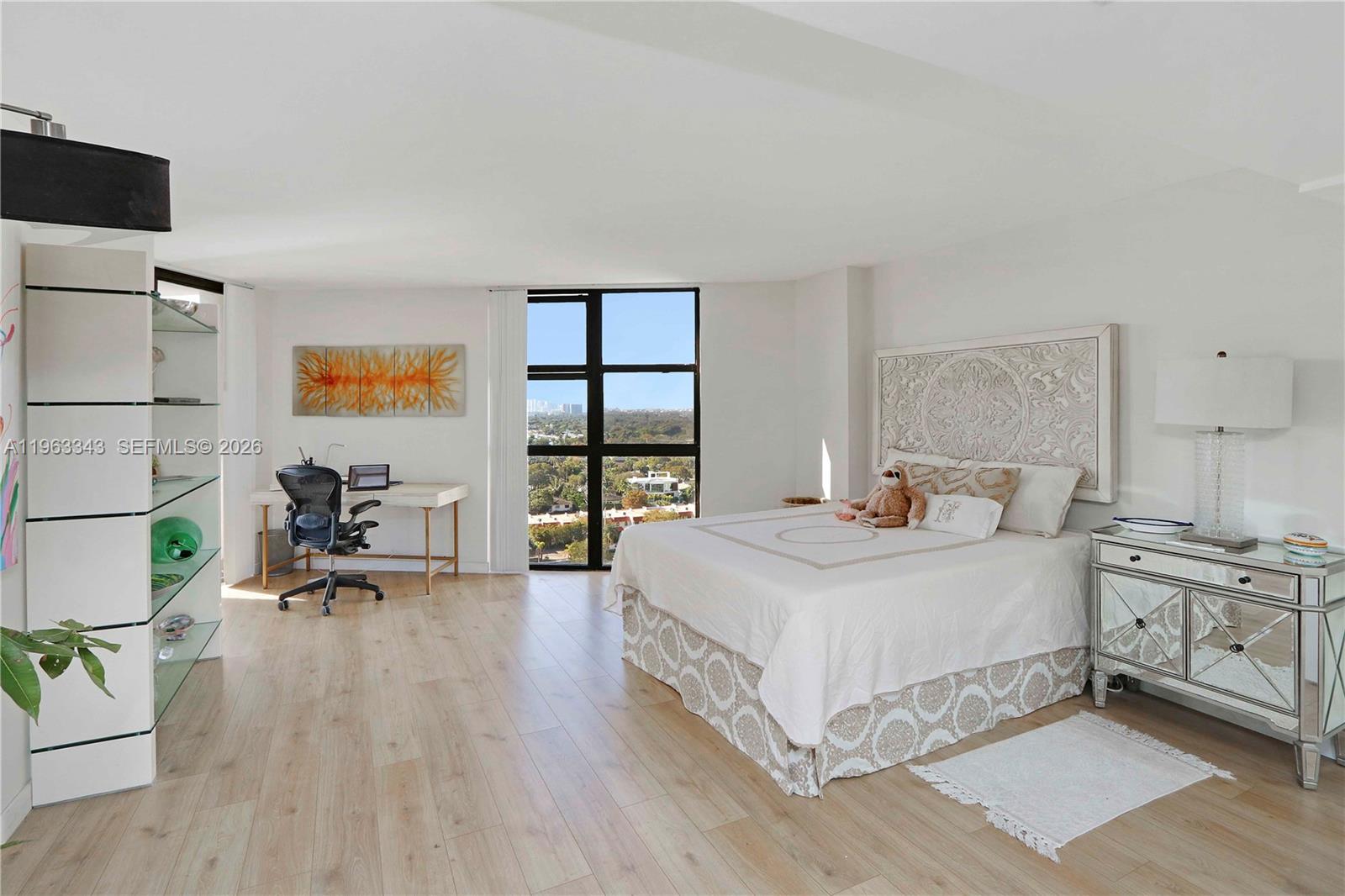 TOWERS OF QUAYSIDE CONDO - Residential