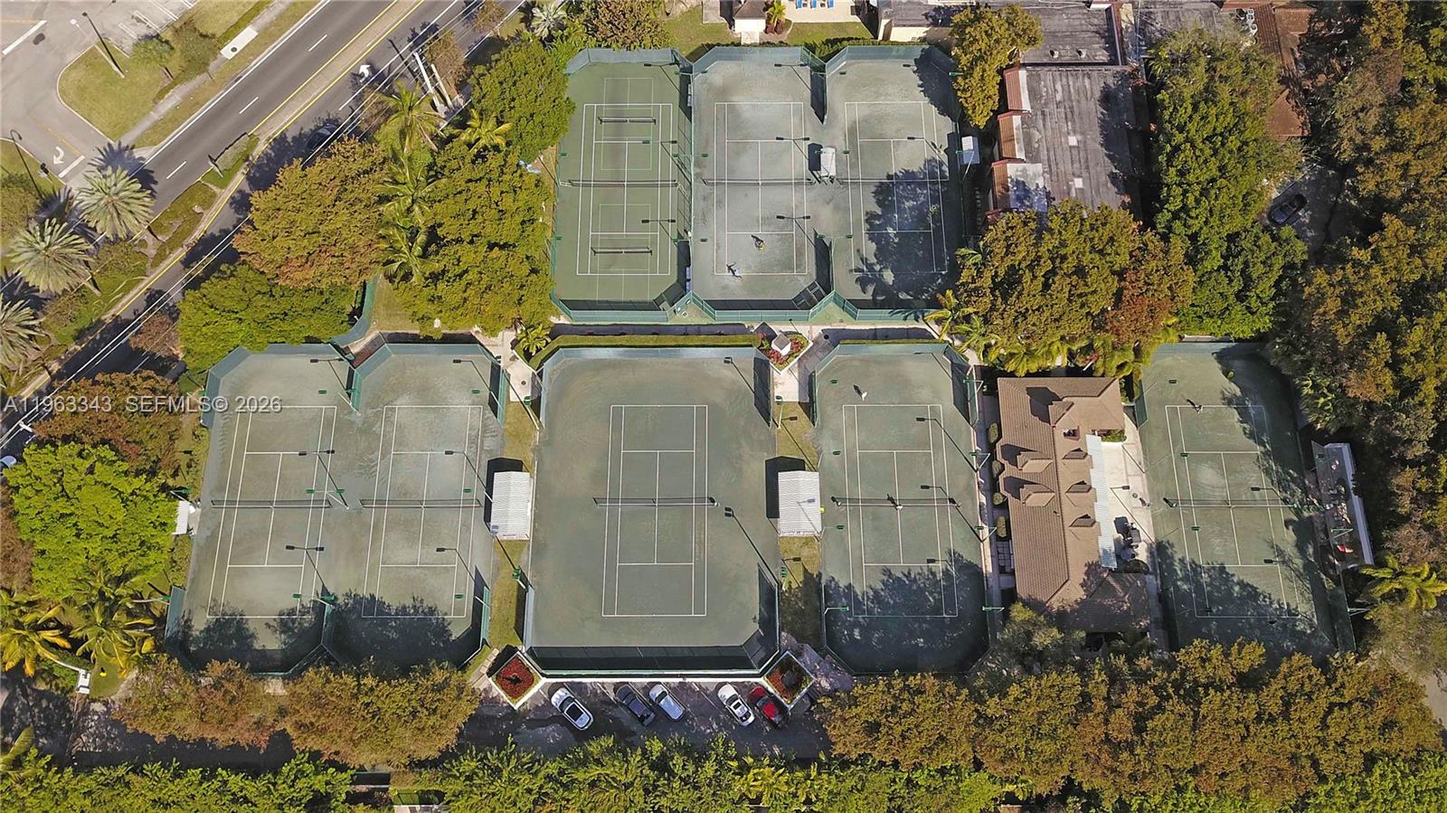 TOWERS OF QUAYSIDE CONDO - Residential