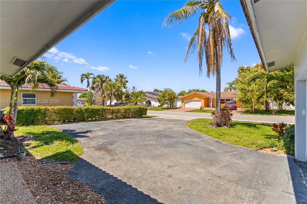 Photo of 7506 NW 41st St, Coral Springs, FL 33065 (MLS # A11989983)