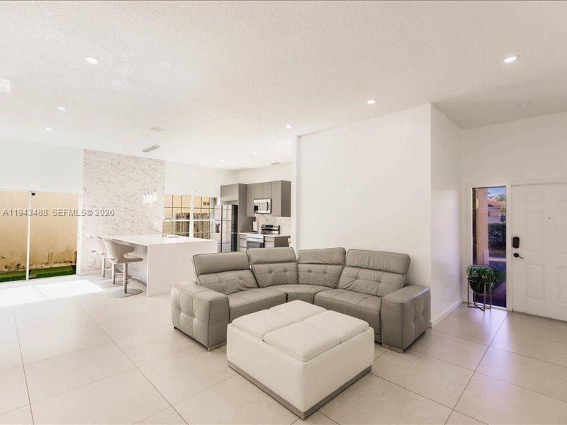 LAKES BY THE BAY SEC 8 - Residential