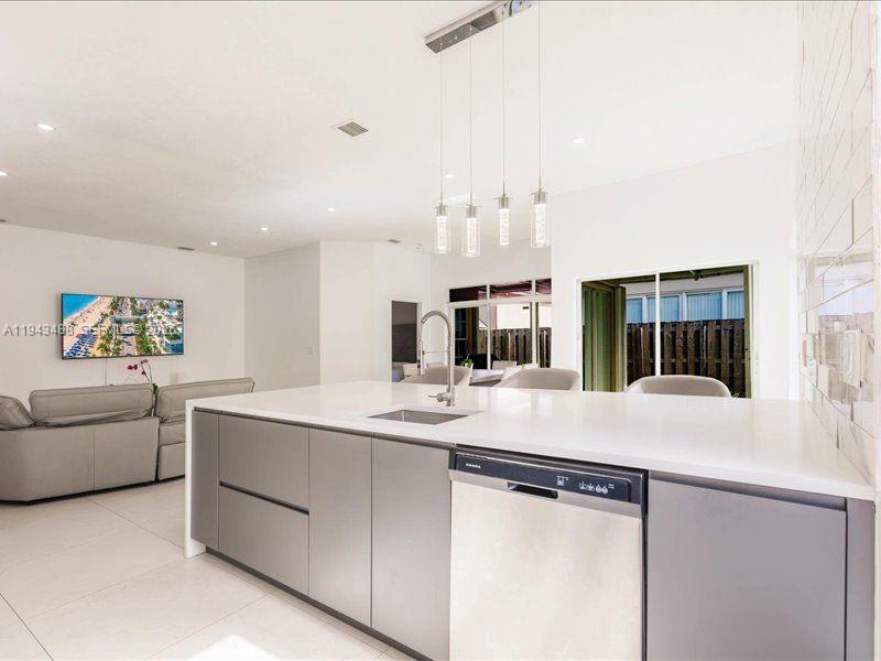 LAKES BY THE BAY SEC 8 - Residential