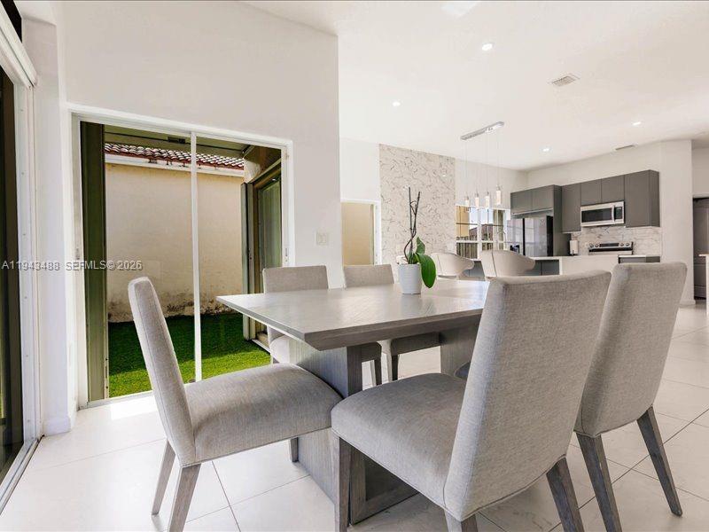 LAKES BY THE BAY SEC 8 - Residential