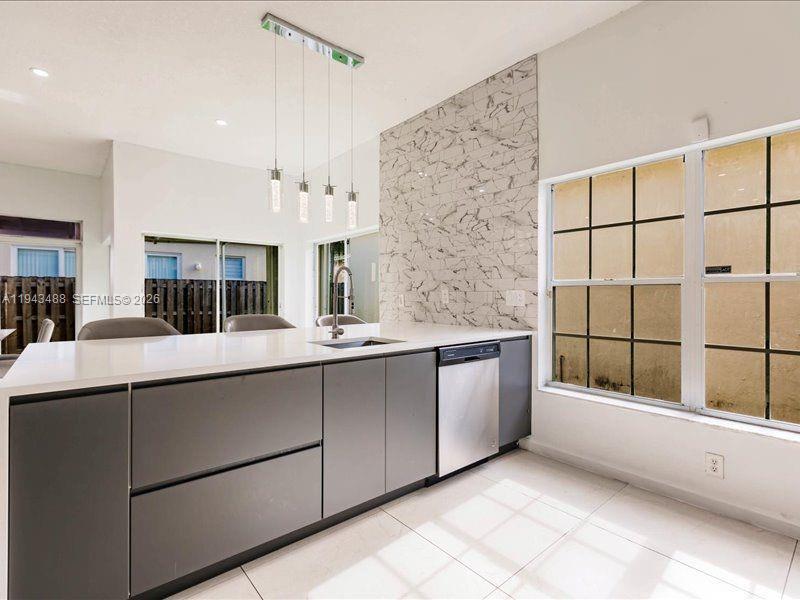 LAKES BY THE BAY SEC 8 - Residential