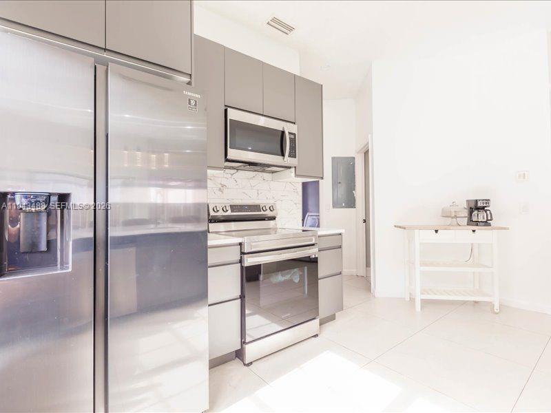 LAKES BY THE BAY SEC 8 - Residential