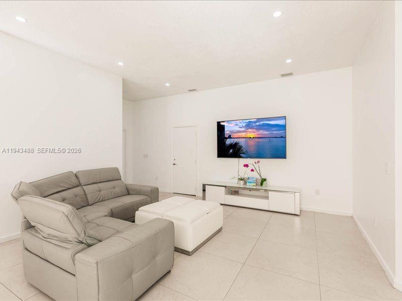 LAKES BY THE BAY SEC 8 - Residential