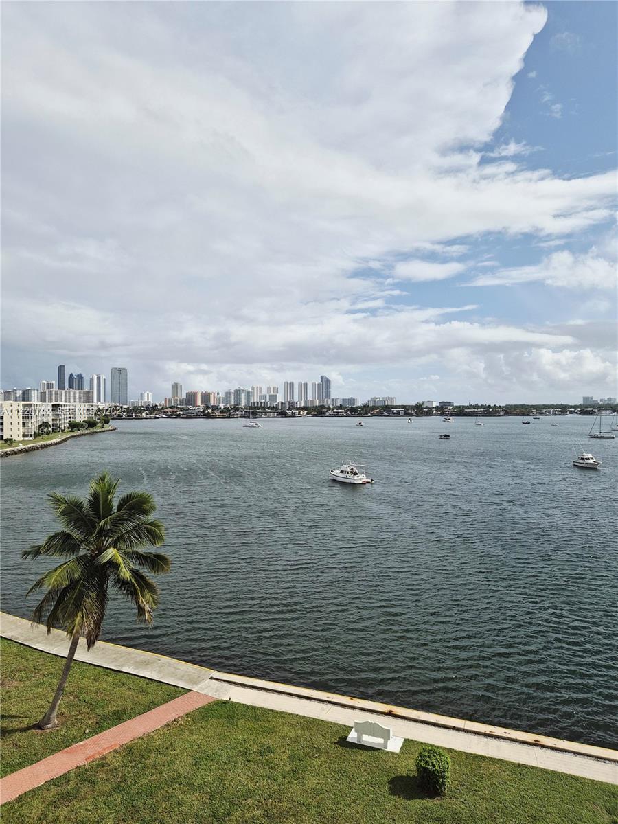 POINT EAST SEC III CONDO - Residential