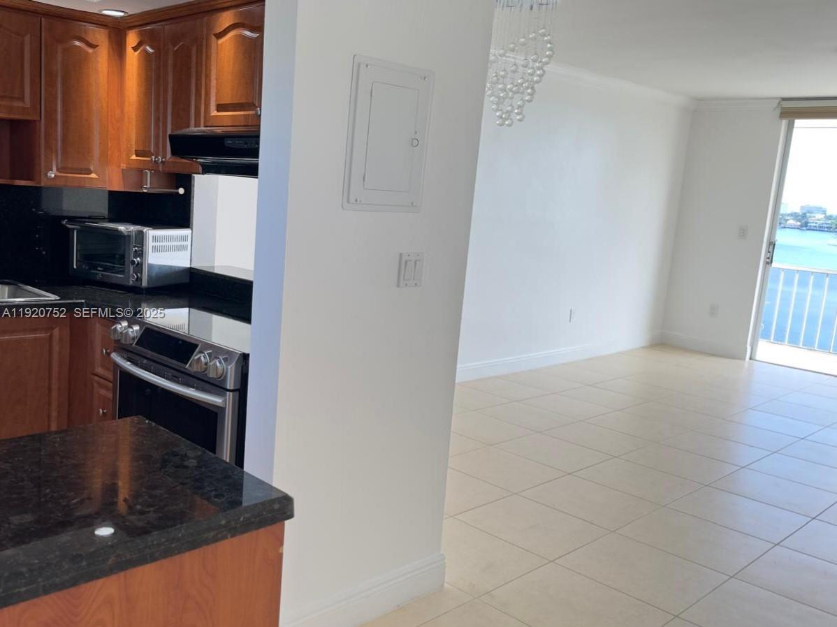 POINT EAST SEC III CONDO - Residential