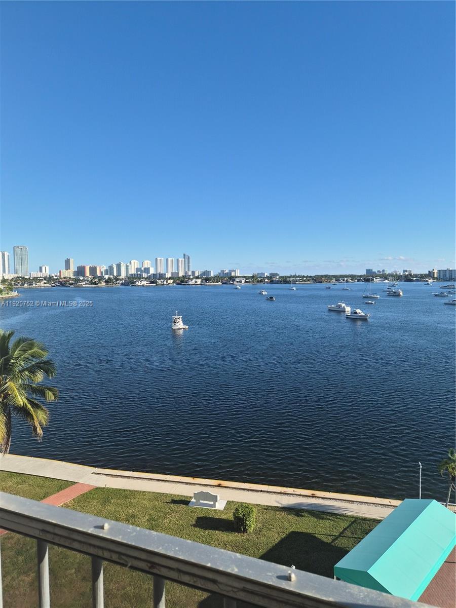 2910 Point East Dr M610