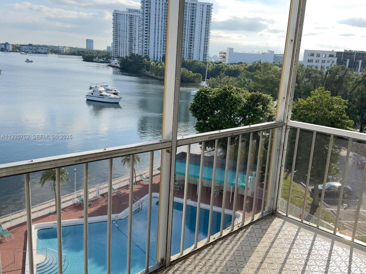 POINT EAST SEC III CONDO - Residential