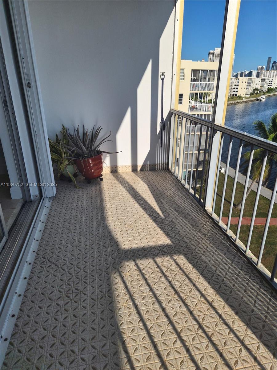 POINT EAST SEC III CONDO - Residential