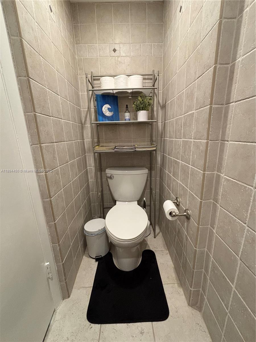 INTERNATIONAL VILLAGE AT - Residential Lease