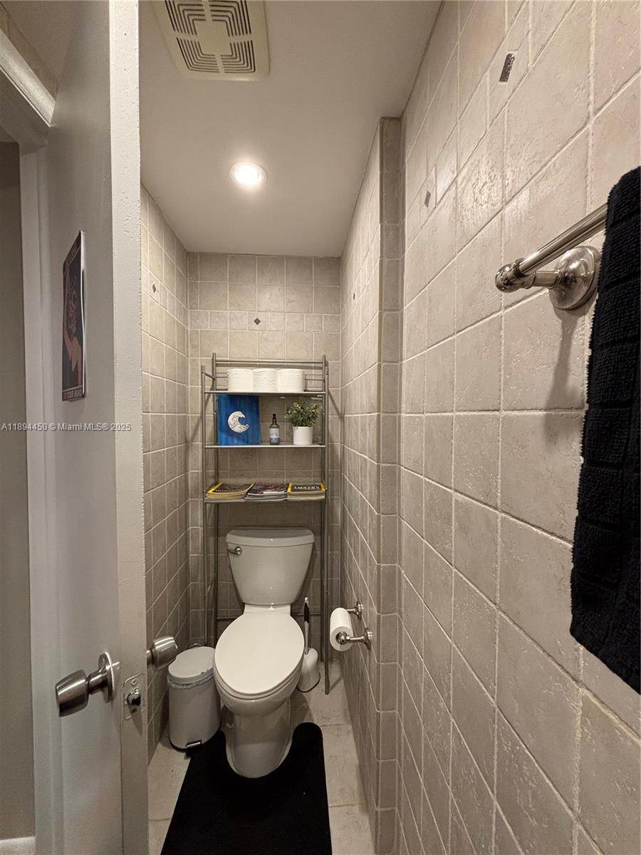 INTERNATIONAL VILLAGE AT - Residential Lease