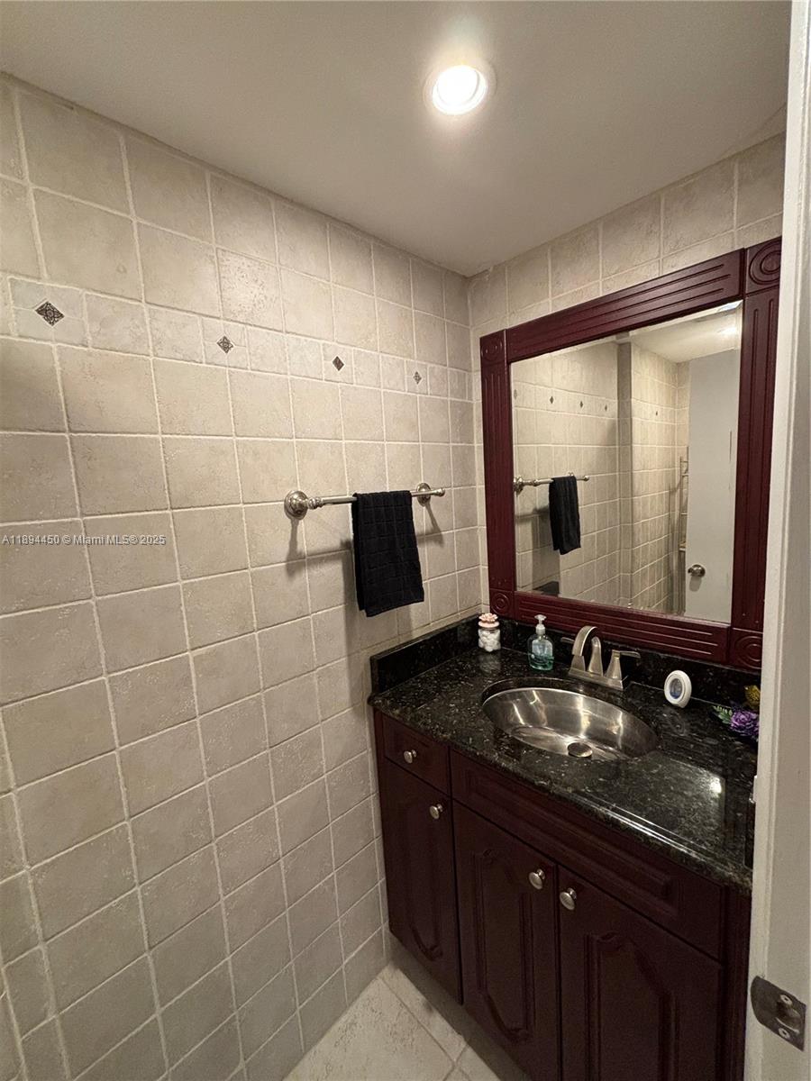 INTERNATIONAL VILLAGE AT - Residential Lease