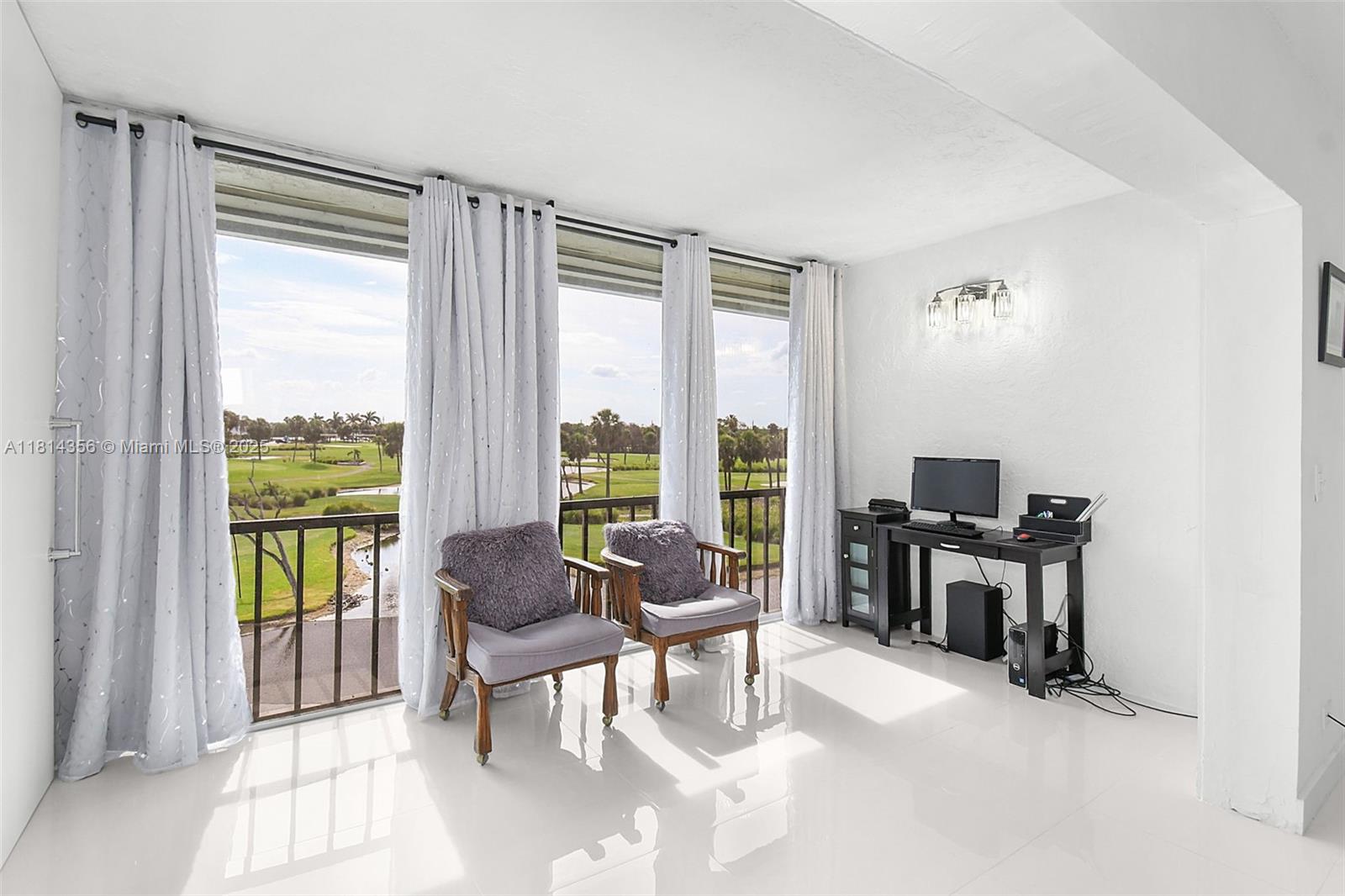 LAKESIDE CONDO - Residential