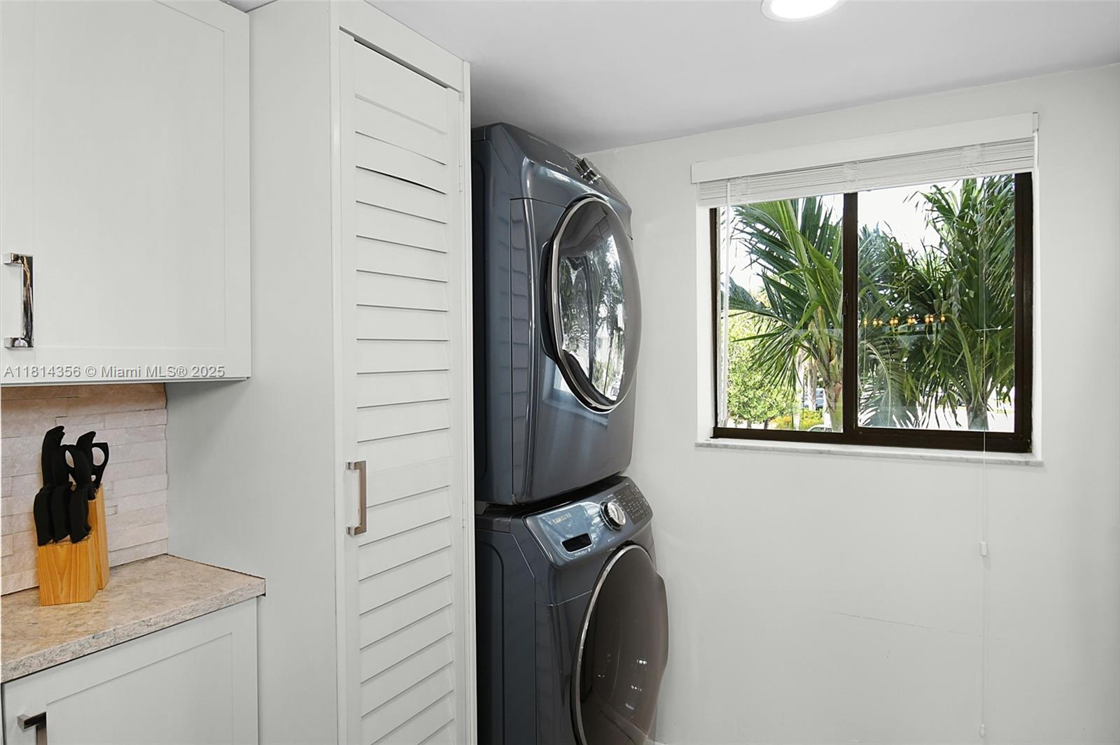 LAKESIDE CONDO - Residential
