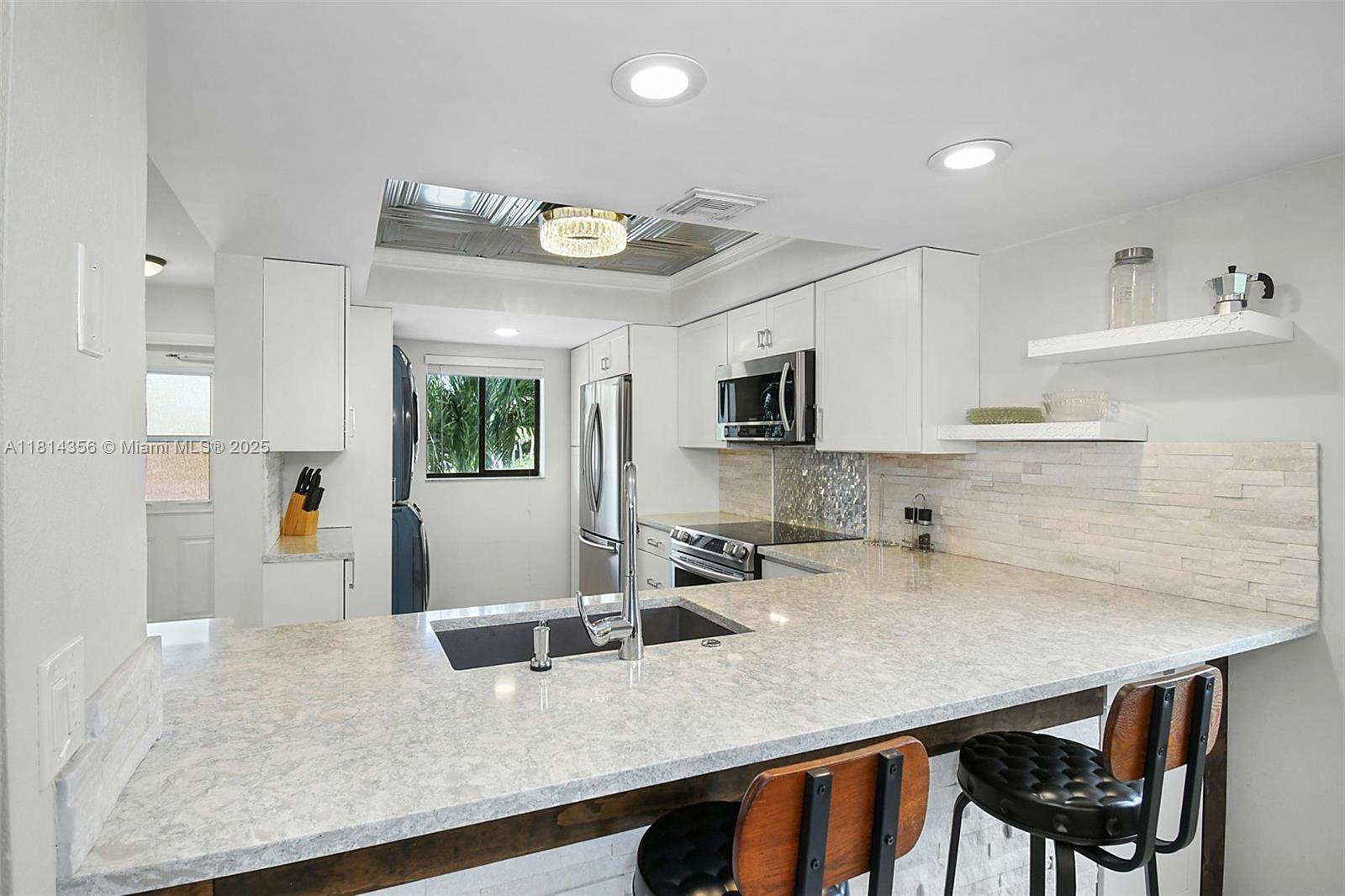 LAKESIDE CONDO - Residential