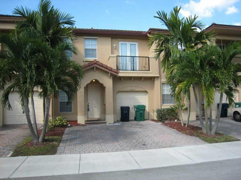 impeccable well located townhouse in courts at Tuscany available for immediate occupancy. 3 bedrooms 2 1/2 bath, appliances like new small back wood fenced back yard very private come no carpets any where one car garage a real must see and vert =y easy to show call now for instructions. thanks for showing