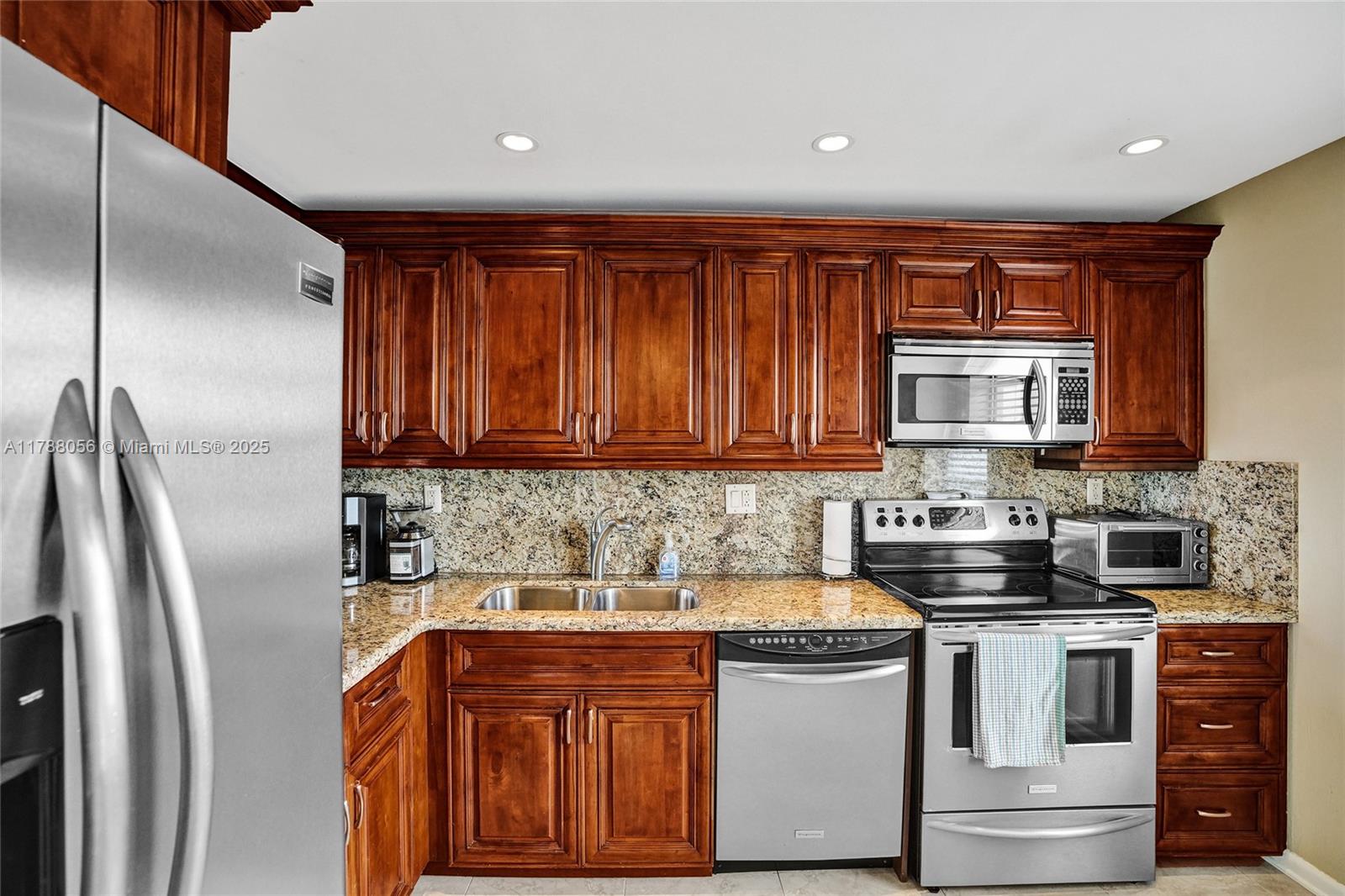 1401 N Riverside Dr 1005