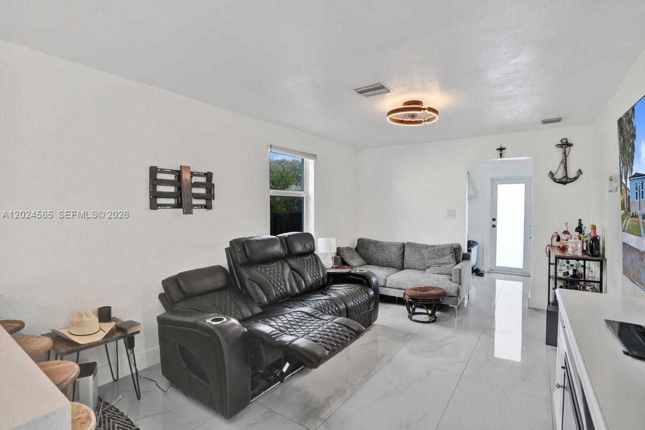 View photos, virtual tours, details... 2220 Hope St
