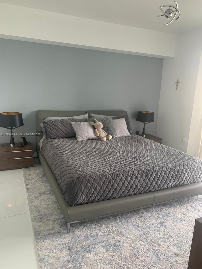 ICONBRICKELL CONDO NO 1 - Residential Lease