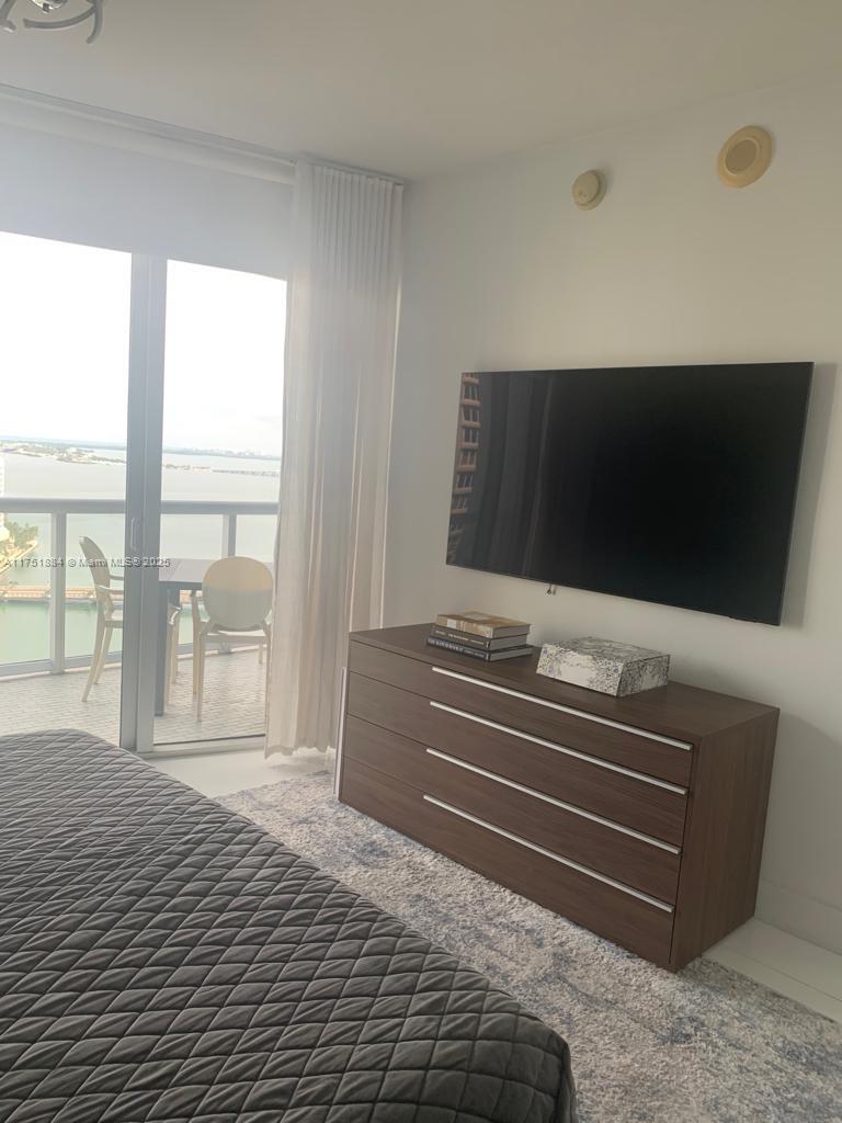 ICONBRICKELL CONDO NO 1 - Residential Lease