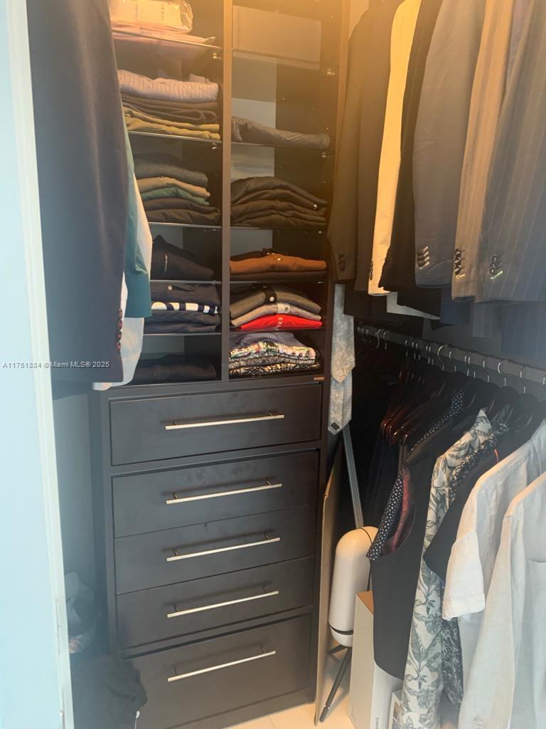 ICONBRICKELL CONDO NO 1 - Residential Lease