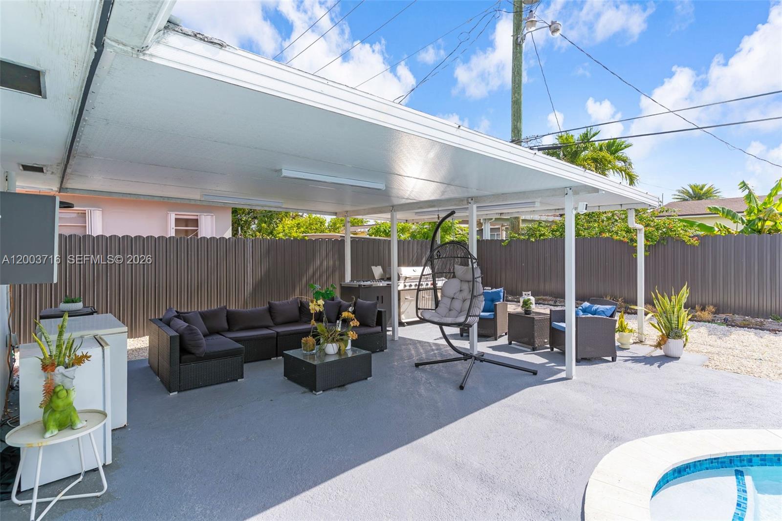 HIALEAH ESTATES - Residential