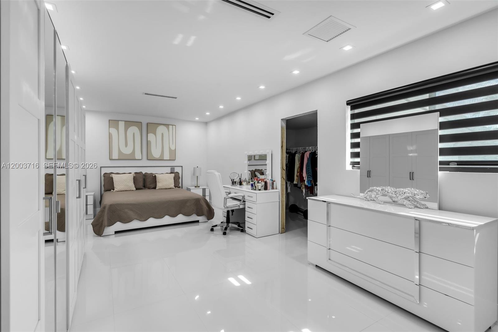 HIALEAH ESTATES - Residential