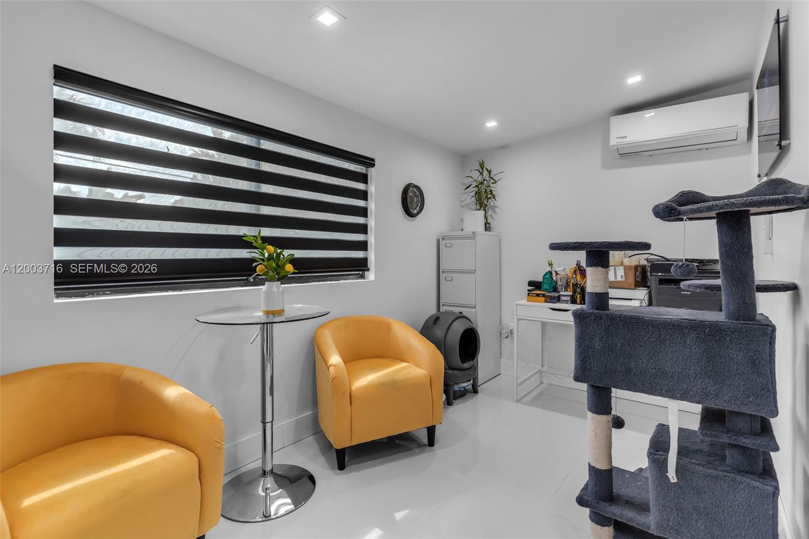 HIALEAH ESTATES - Residential