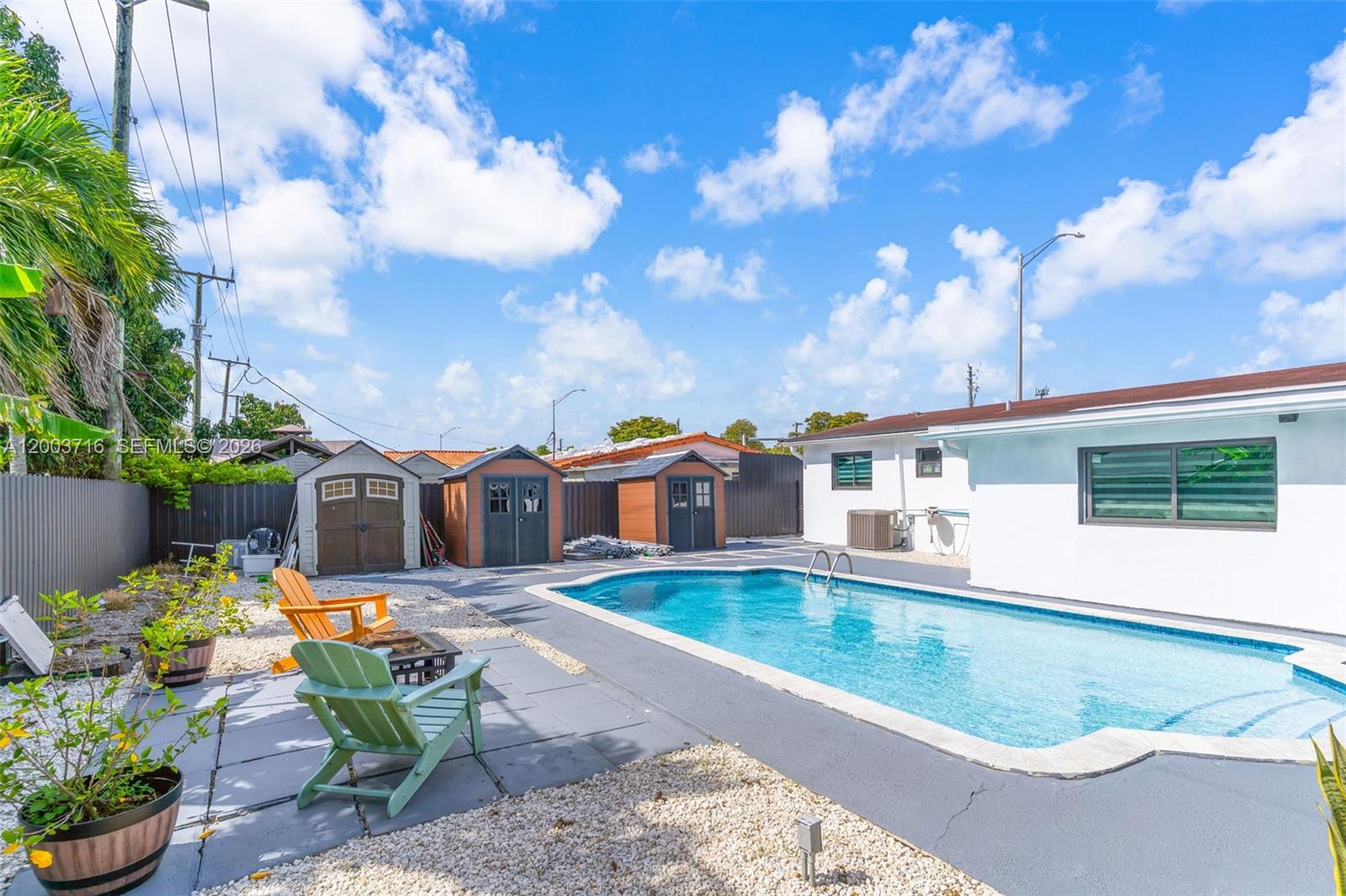 HIALEAH ESTATES - Residential