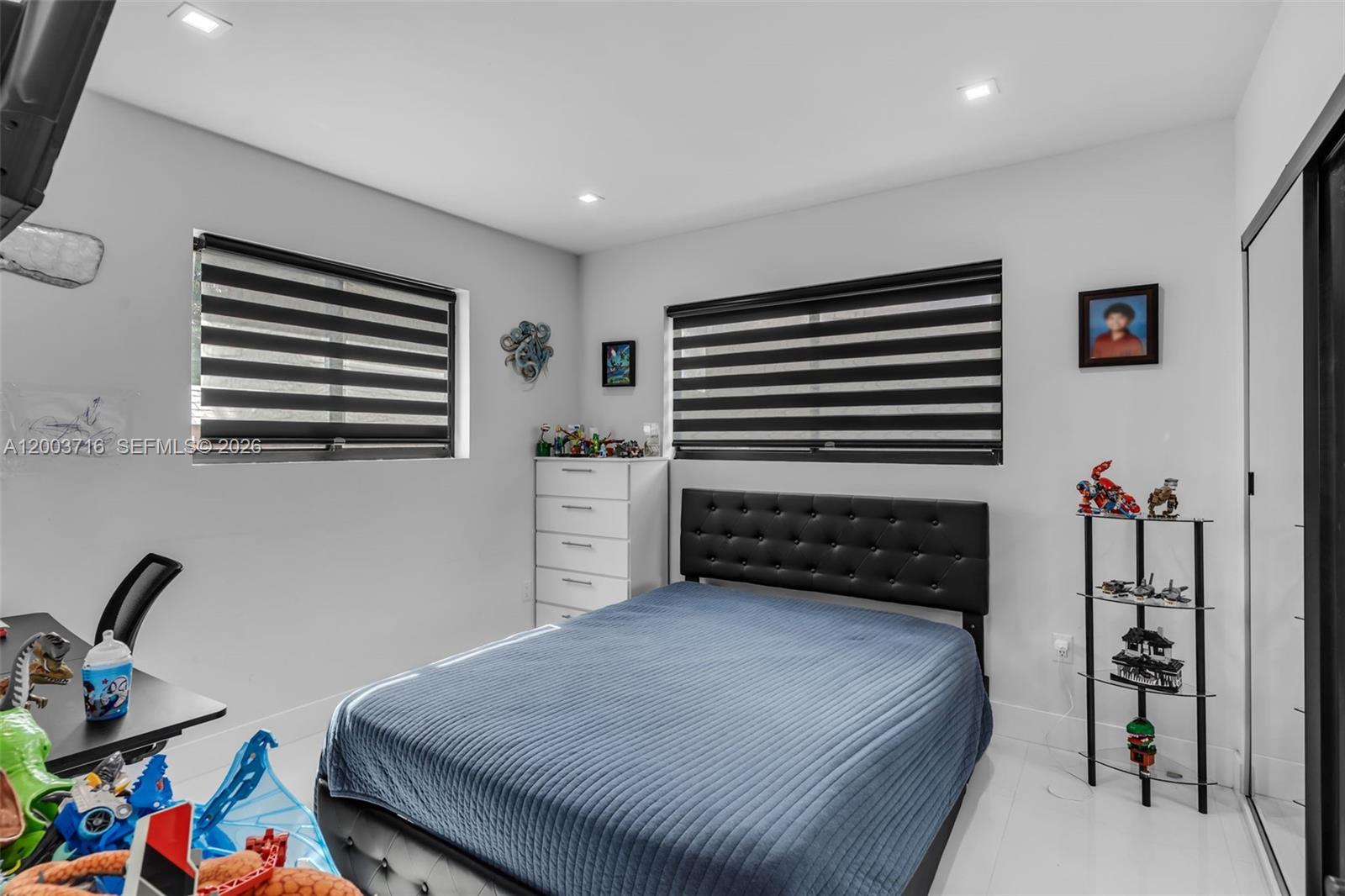 HIALEAH ESTATES - Residential