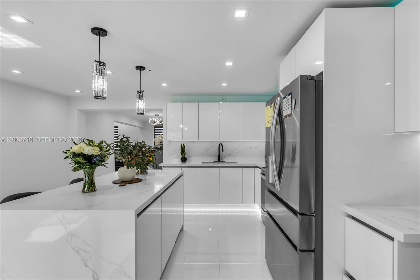 HIALEAH ESTATES - Residential