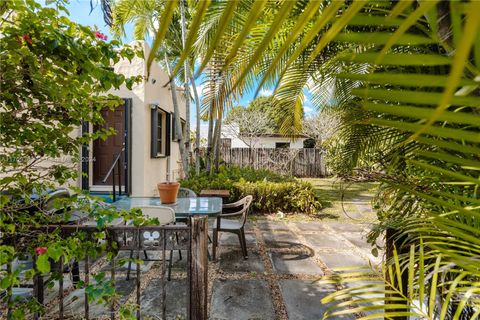 A home in Biscayne Park