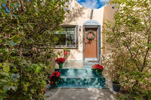 A home in Biscayne Park