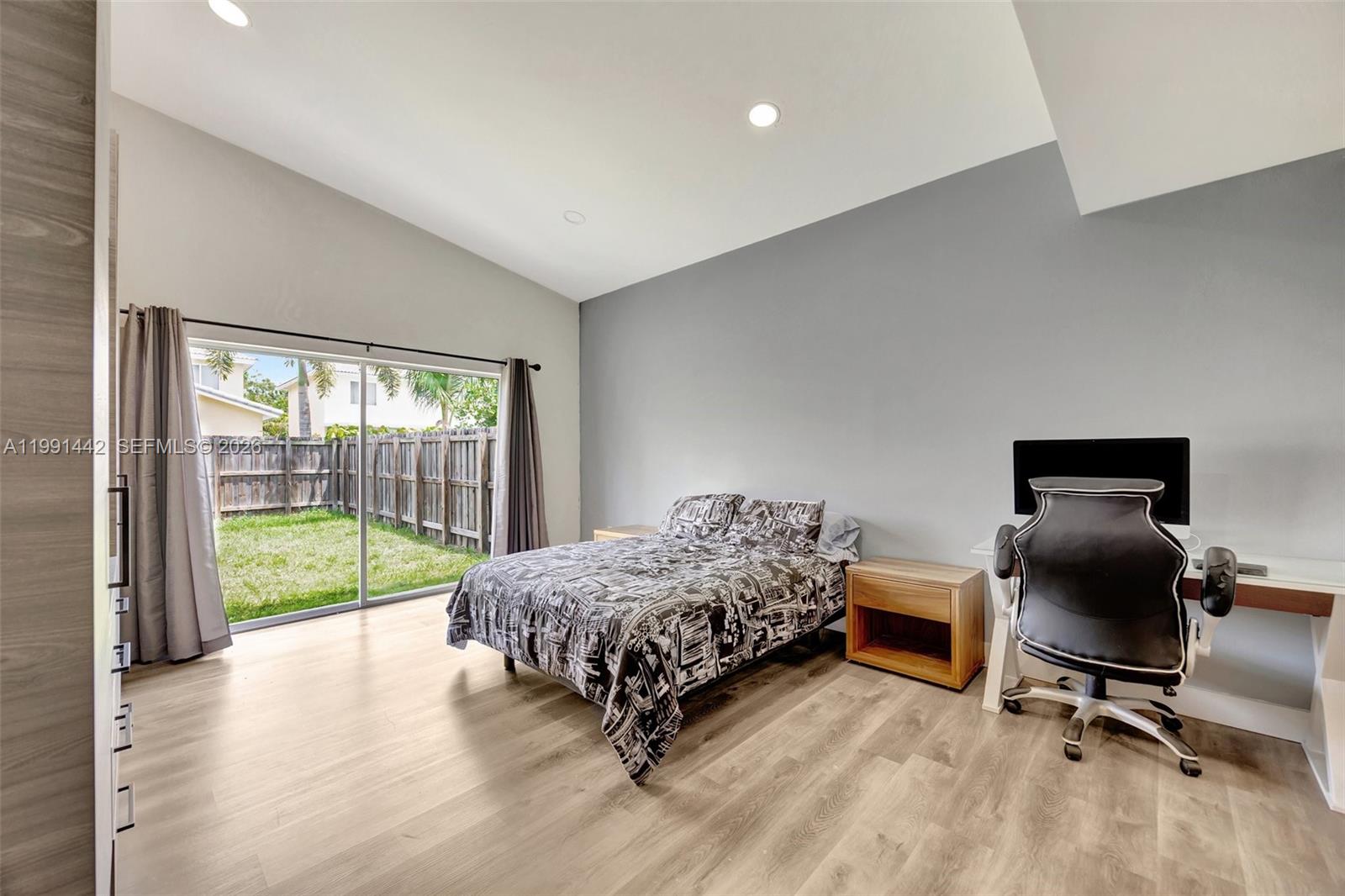 BISCAYNE POINT SOUTH - Residential