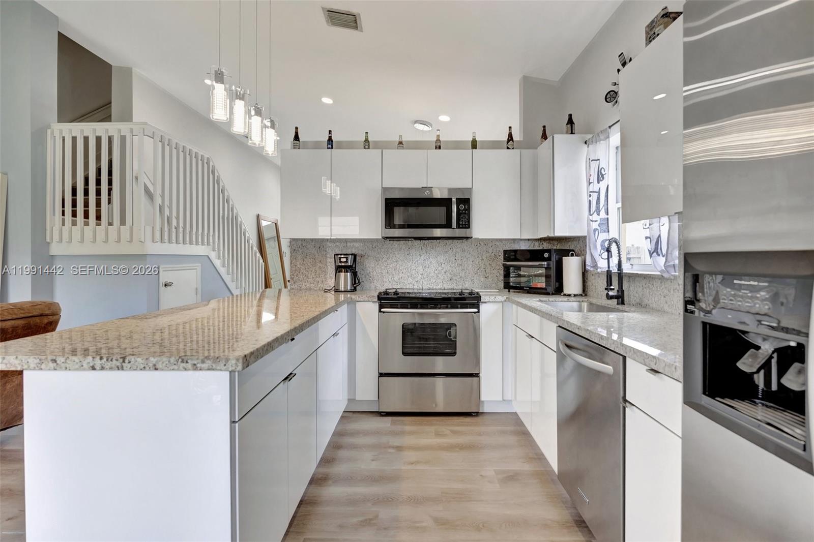 BISCAYNE POINT SOUTH - Residential