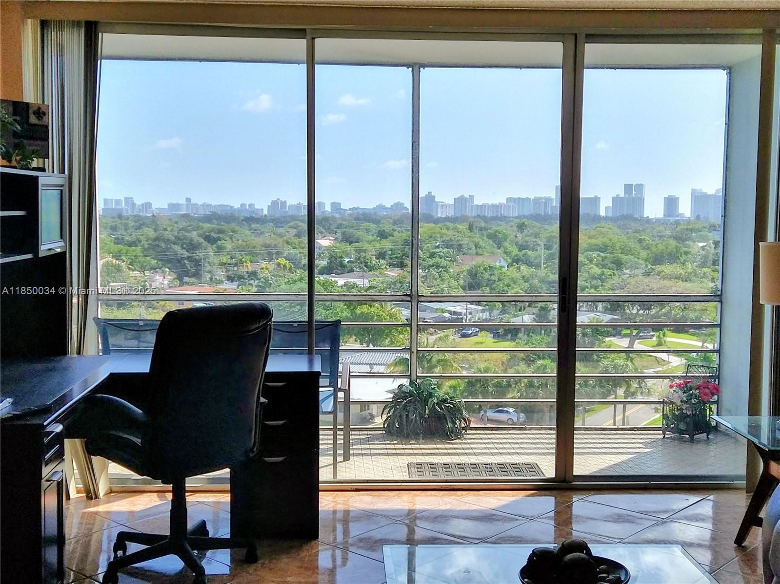 16850 S Glades Dr 6D, North Miami Beach, FL, 33162/$185,000 4 16850 S Glades Dr 6D
