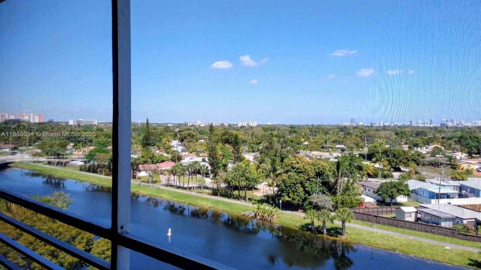16850 S Glades Dr 6D, North Miami Beach, FL, 33162/$185,000 3 16850 S Glades Dr 6D